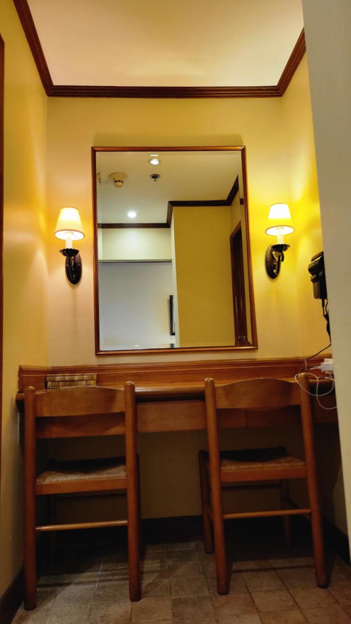 Charming Garden View,Privately Owned Deluxe Room At The Manor By Mist And Pine Baguio City ภายนอก รูปภาพ